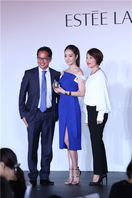 侯佩岑出席雅诗兰黛新品上市发表会