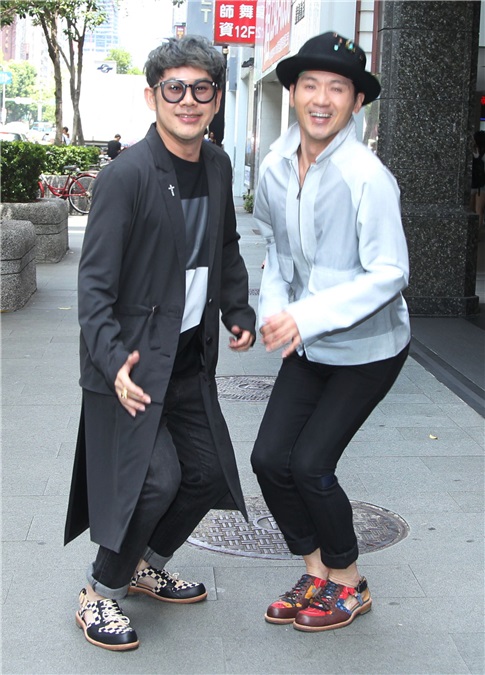 易桀齐、伍冠谚男声团体专辑《不是让你哭的情歌》记者会