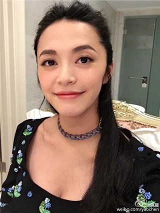 百花红毯最美「炫腹」!姚晨大肚敬业走红毯