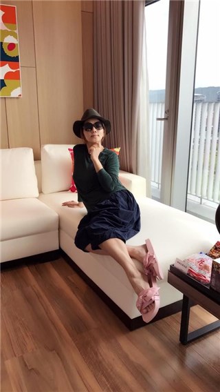 ELLA坐月子像渡假 整个月子中心都是他的服装伸展台