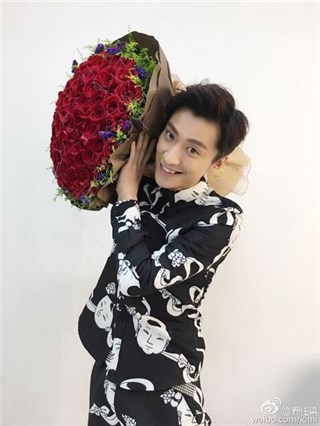 乔任梁秒删微博备份曝光  灿烂笑容背后的揪心