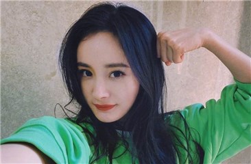 杨幂停工2个月瘦到44公斤 放送超狂马甲线网服了