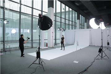 与新面孔相遇，用多元化理念碰撞全新时代 ——《服饰与美容 VOGUE》空降成都，打造新形式线下体验活动