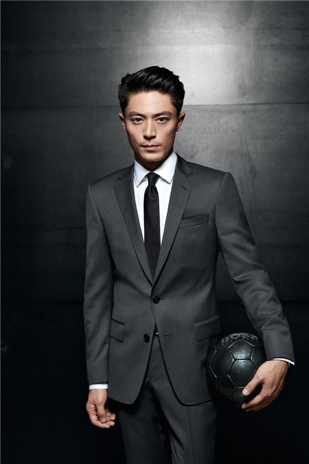 霍建华远赴HUGO BOSS德国总部 时尚助阵欧洲杯