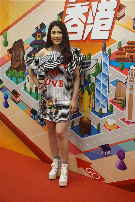 谭咏麟、苗侨伟、戚美珍等为好友曾志伟的游戏节目《我爱香港》担任嘉宾