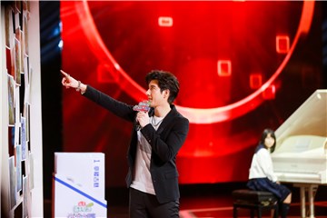王力宏用歌声平复选手紧张心情