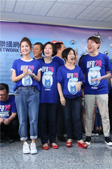 张小燕、黄子佼、张清芳等出席《飞碟电台廿周年庆》记者会
