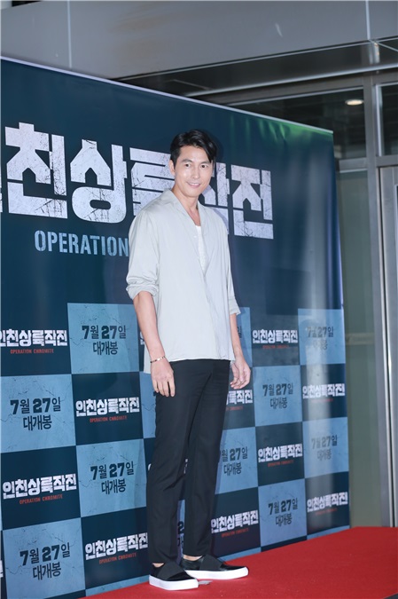李政宰、李凡秀、郑俊镐、陈世延等出席电影《仁川登陆作战》VIP试映会