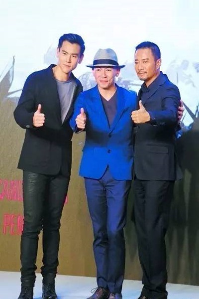 张涵予彭于晏演绎警匪追逐 冯文娟「万绿丛中一点红」