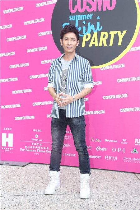张智成、BOii、郭晓晓等出席柯梦波丹粉红泳池比基尼派对