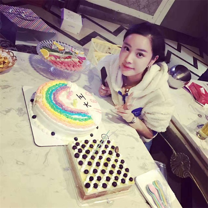 王艺凝《蔓蔓青萝》杀青 剧组暖心庆生超幸福