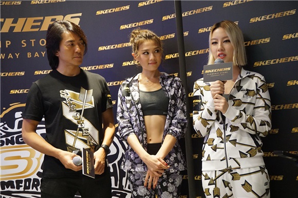 郑伊健与周秀娜出席《SKECHERS旗舰店开幕》