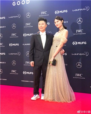 李小鹏回应争议霸气护妻，积极传递正能量