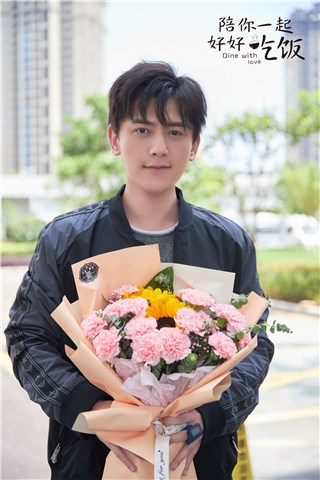 赫雷《陪你一起好好吃饭》圆满杀青 将以“爱与美食”之名暖愈人心