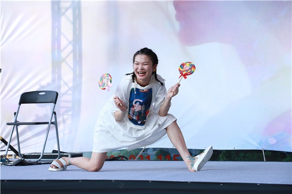 苏运莹《冥明》签唱会