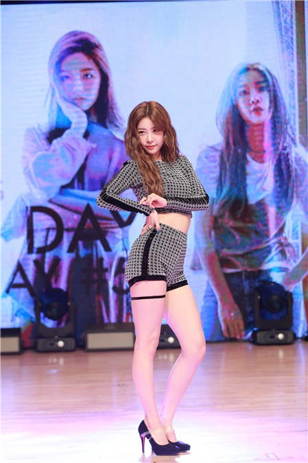 Girl’s Day举行迷你5辑《GIRL`S DAY EVERYDAY #5》发售showcase
