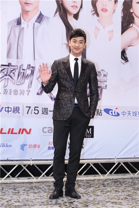 林佑威、李毓芬、沈志明、赖琳恩、刘庭均出席中视《来自未来的史密特》记者会