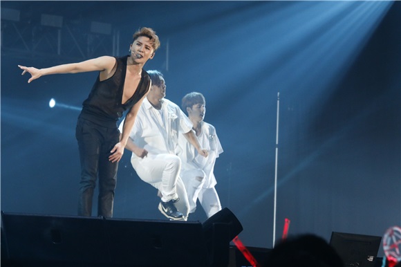 韩国男团JYJ成员金俊秀举行《XIA 5th Asia Tour Concert