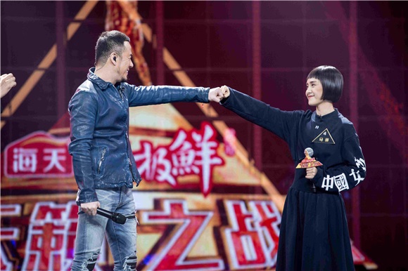 杨坤热血开唱《直到世界尽头》 天籁MVP实至名归
