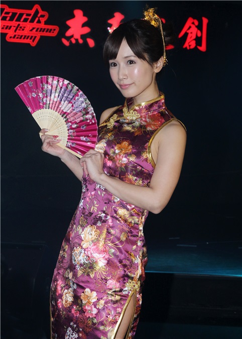 日本AV女优小岛南、纪见步实、水稀美里粉丝见面会